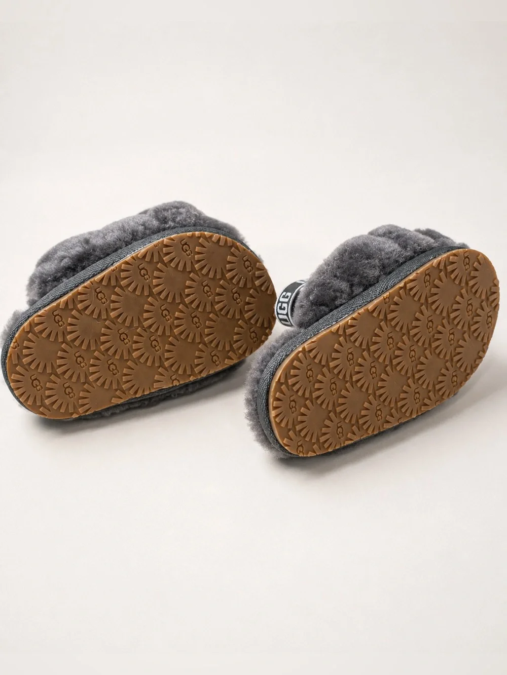 UGG 4/5c Kids' Grey Fluff Slide Slippers with Branded Strap. NWOT